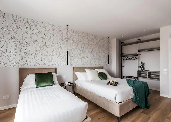 The Rent - Spacious Three-bedroom Flat In The San Giovanni Area Apartment Rom