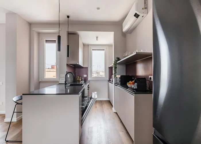 The Rent - Spacious Three-bedroom Flat In The San Giovanni Area Apartment *