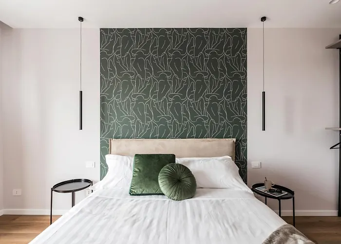 The Rent - Spacious Three-bedroom Flat In The San Giovanni Area