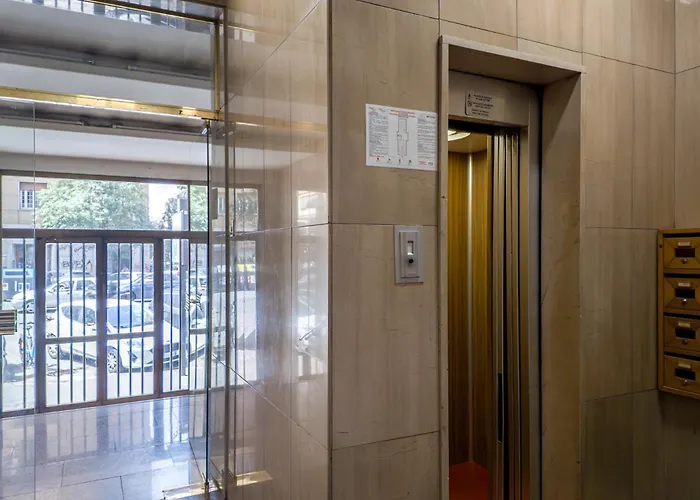 The Rent - Spacious Three-bedroom Flat In The San Giovanni Area Apartment
