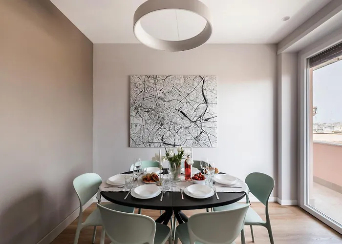The Rent - Spacious Three-bedroom Flat In The San Giovanni Area Apartment